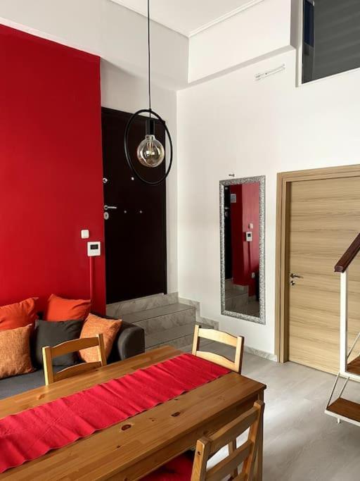 Comfy Apartment With Low Ceiling Attic Афины Экстерьер фото